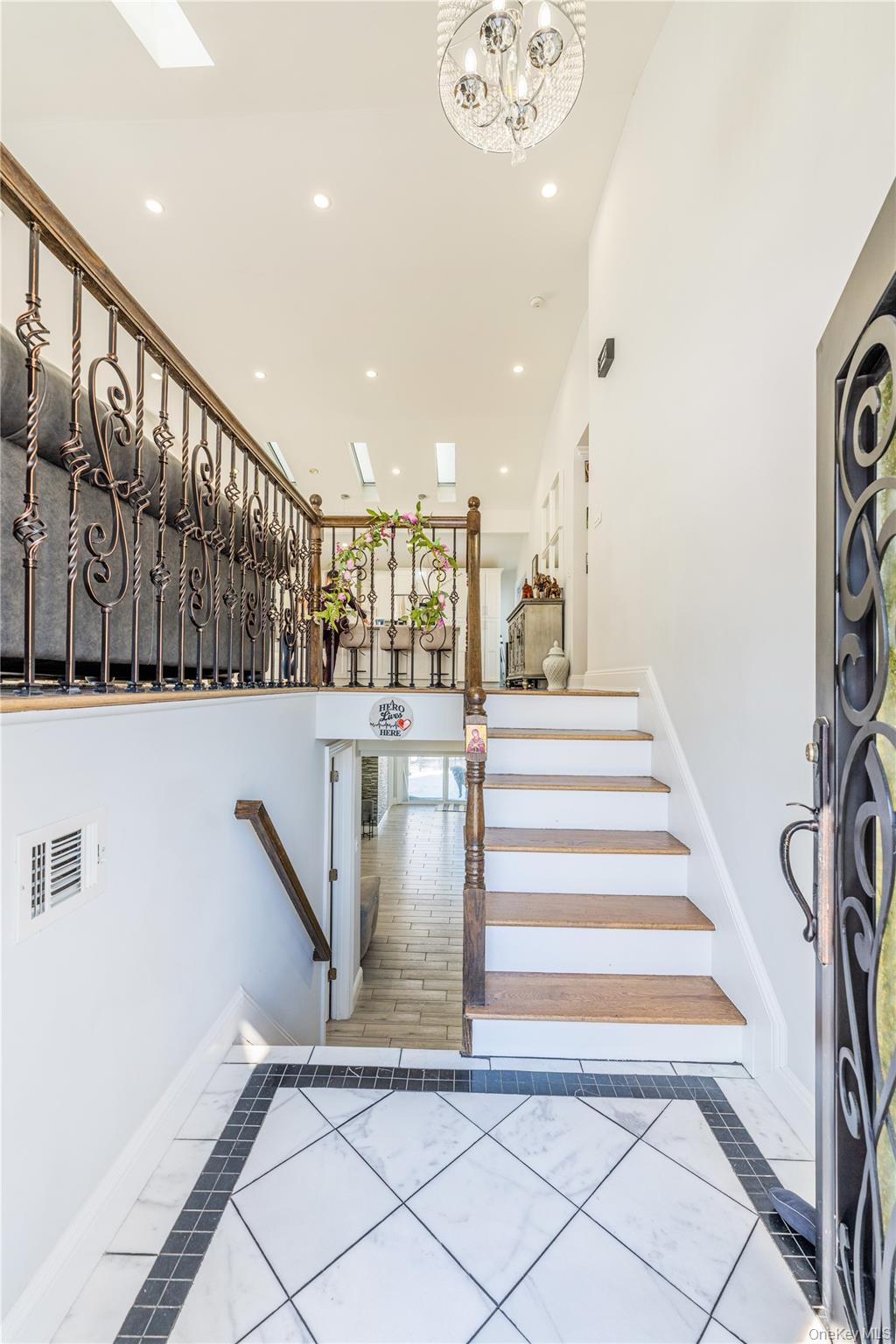 7 Dunhill Road Manhasset Hills, NY 11040 - Photo 27 of 35