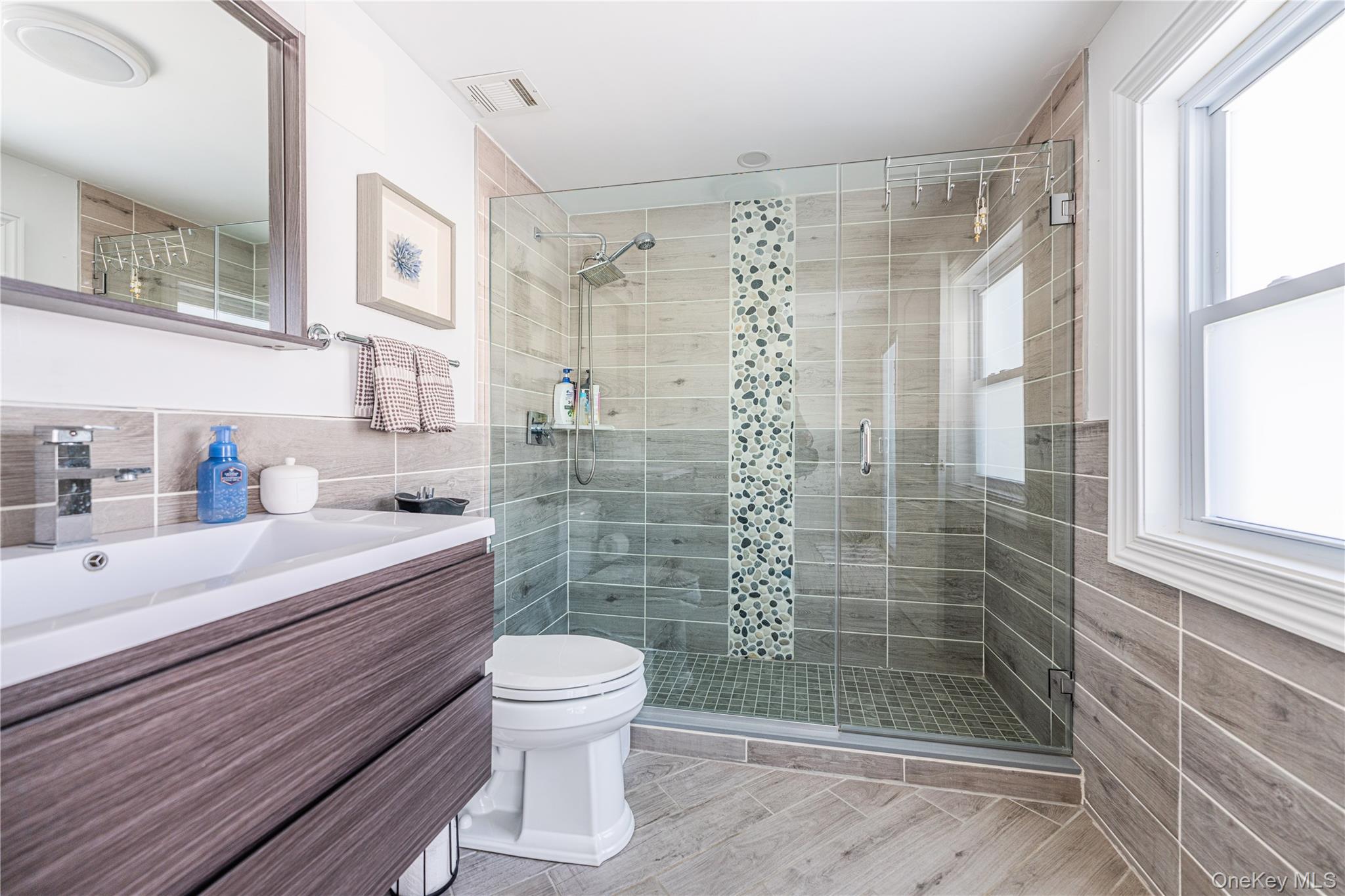 7 Dunhill Road Manhasset Hills, NY 11040 - Photo 31 of 35