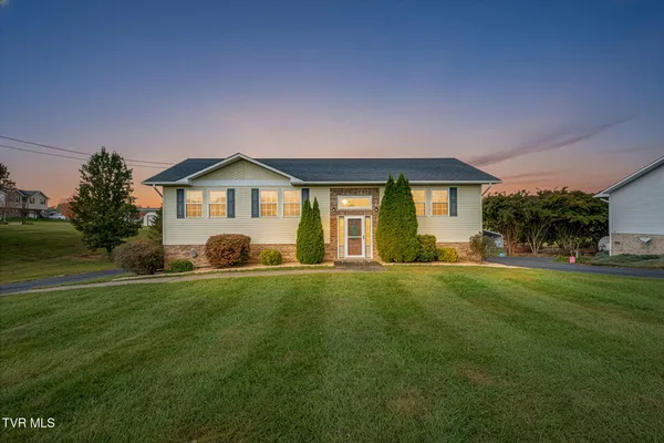 $397,650 | 180 Kincheloe Road, Fall Branch, TN 37656