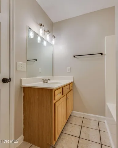 $399,900 | 180 Kincheloe Road, Fall Branch, TN 37656