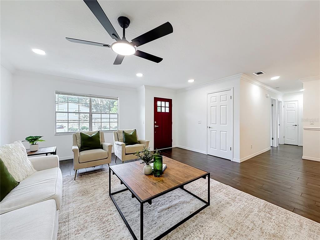 458 Weathersfield Avenue Altamonte Springs, FL 32714 - Photo 4 of 32