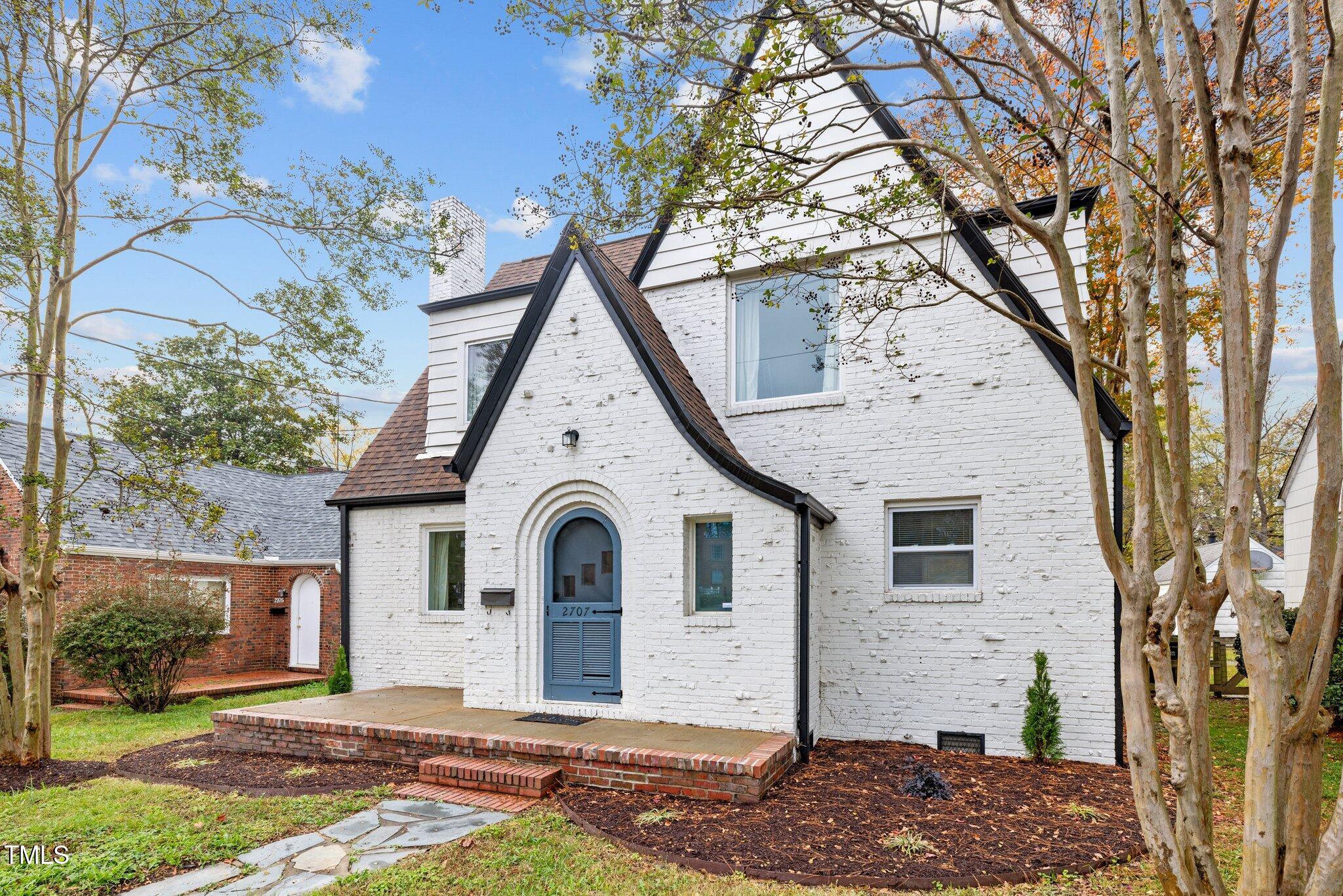 2707 North Roxboro Road Durham, NC 27704 - Photo 3 of 41 1-web-or-mls-5Z8A0907