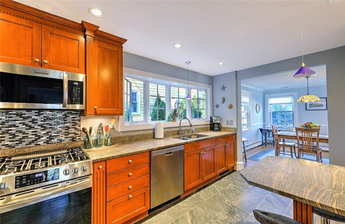 181 Raleigh Avenue Pawtucket, RI 02860 - Photo 14 of 45