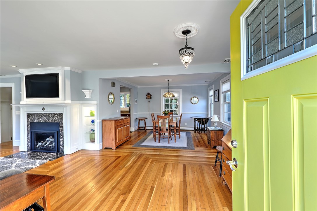 181 Raleigh Avenue Pawtucket, RI 02860 - Photo 3 of 45