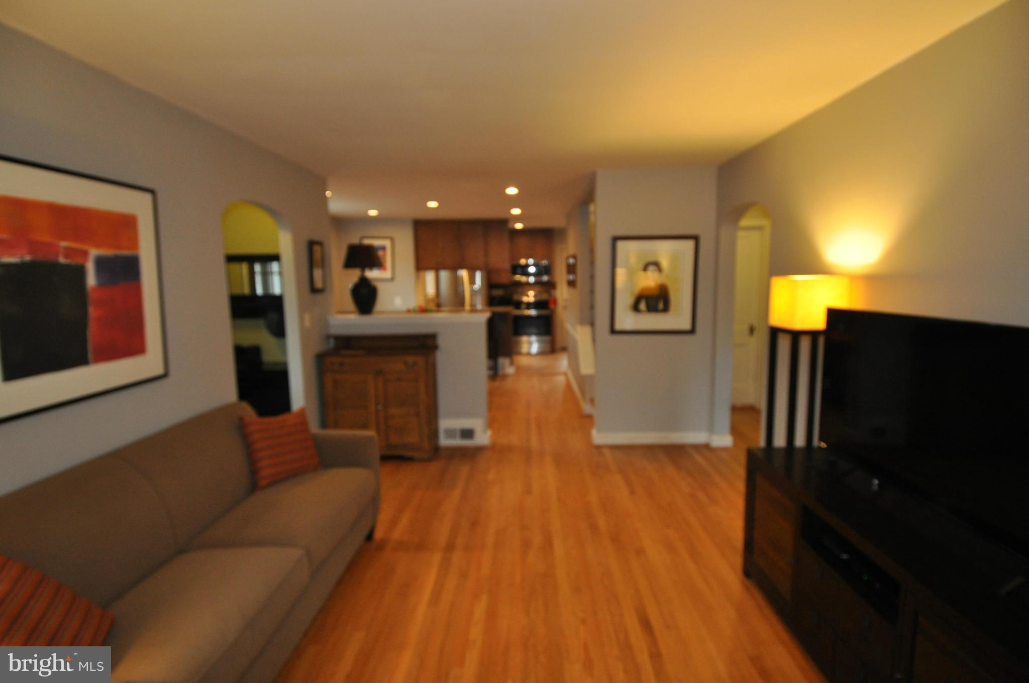 9301 Walden Road Silver Spring, MD 20901 - Photo 8 of 26 Living Room