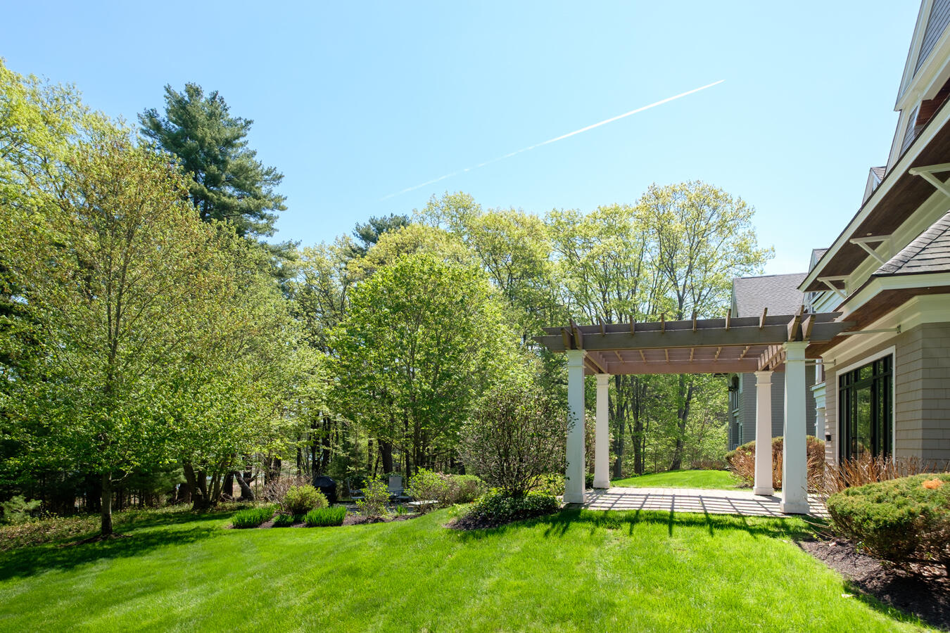 100 Shepard's Cove Road, Unit H305 Kittery, ME 03904 - Photo 33 of 45 Outside sitting pato