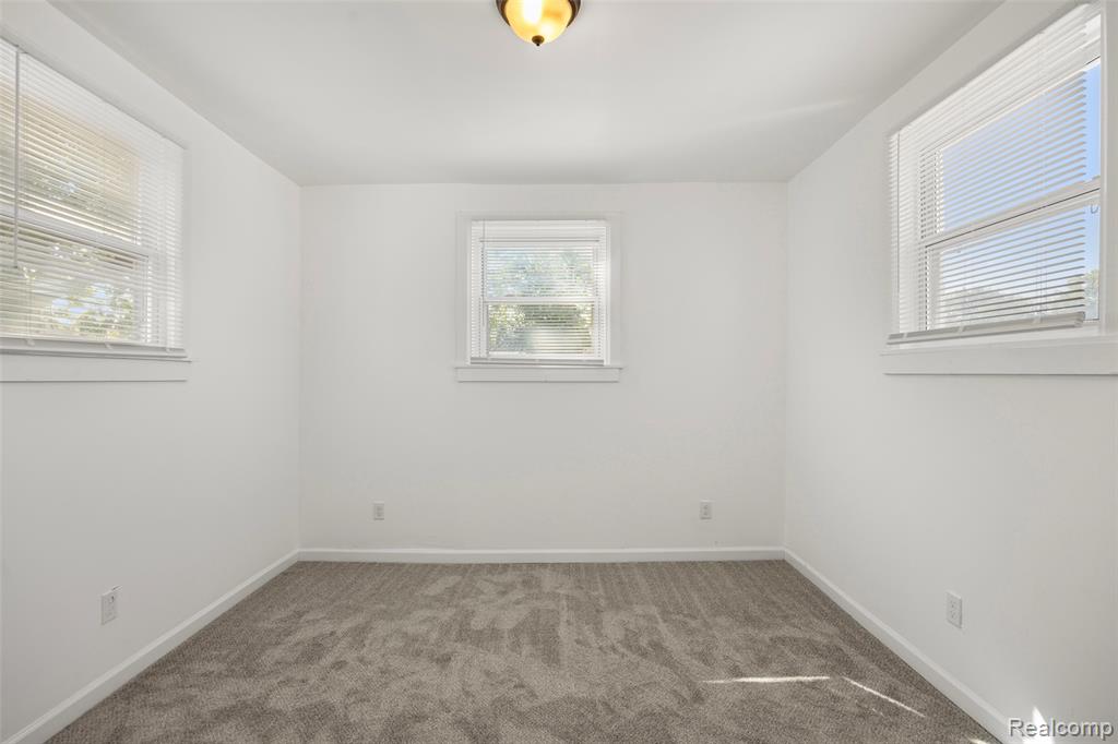 737 Webb Street Detroit, MI 48202 - Photo 18 of 40