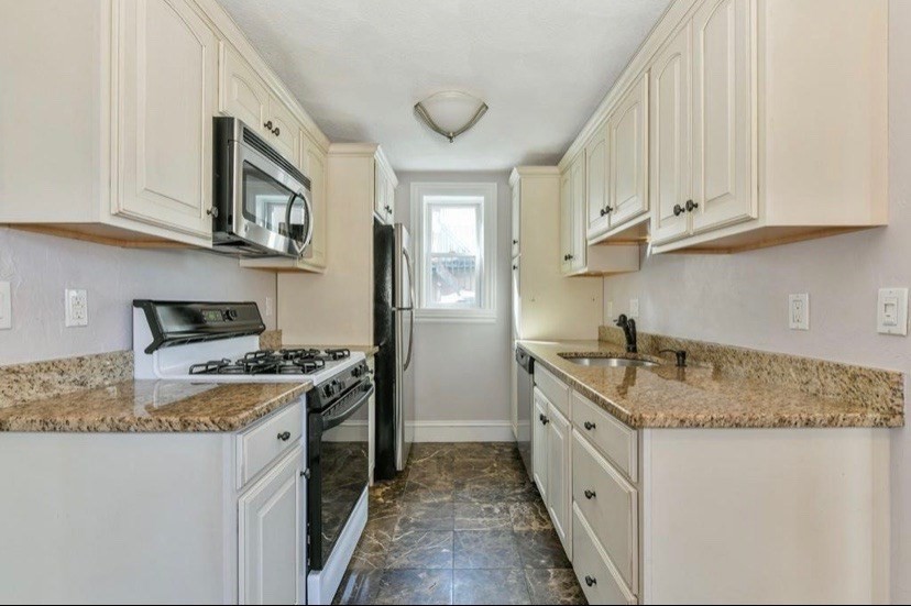 154 Webster Street, Unit 2 Boston, MA 02128 - Photo 4 of 11