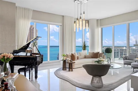 $2,850,000 | 900 Brickell Key Boulevard, Unit 2004, Miami, FL 33131