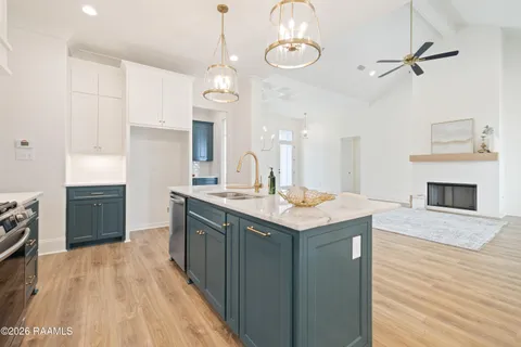 $417,175 | 305 Grand Oak Drive, Broussard, LA 70518