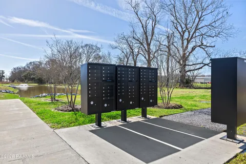 $417,175 | 305 Grand Oak Drive, Broussard, LA 70518