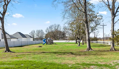 $417,175 | 305 Grand Oak Drive, Broussard, LA 70518