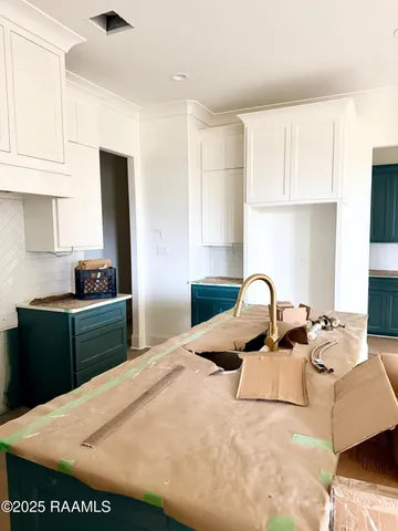 $417,175 | 305 Grand Oak Drive, Broussard, LA 70518