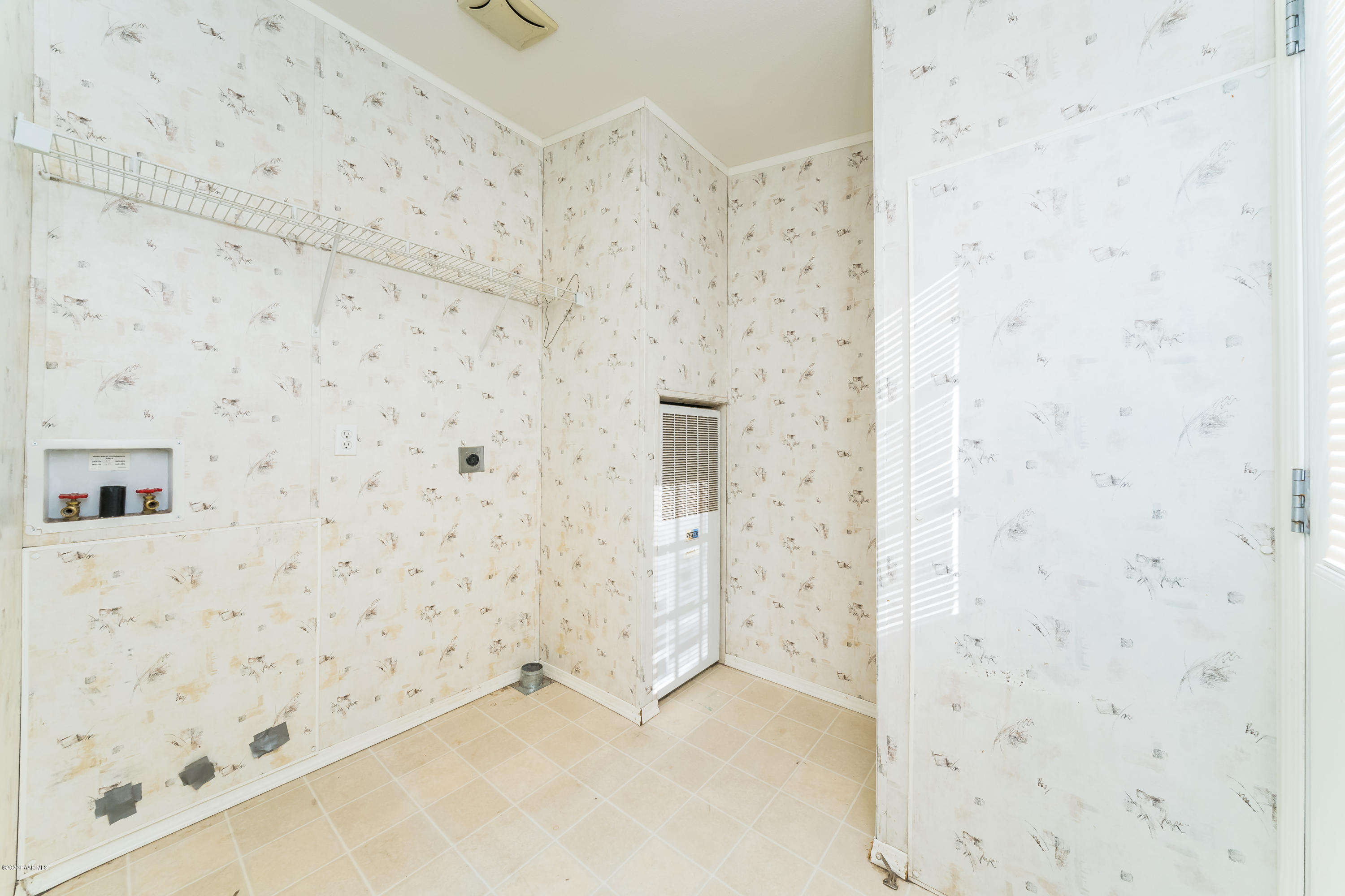 15 West Baja Road Paulden, AZ 86334 - Photo 11 of 15 011_Utility Room