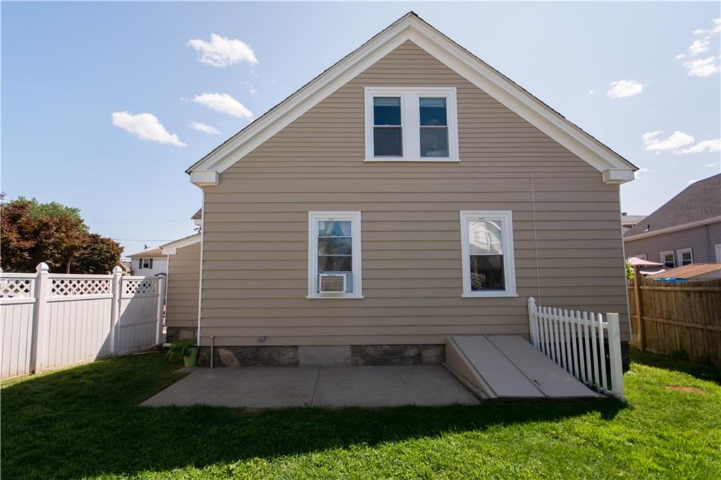 342 Mowry Street Woonsocket, RI 02895 - Photo 4 of 24 Gallery Image 4