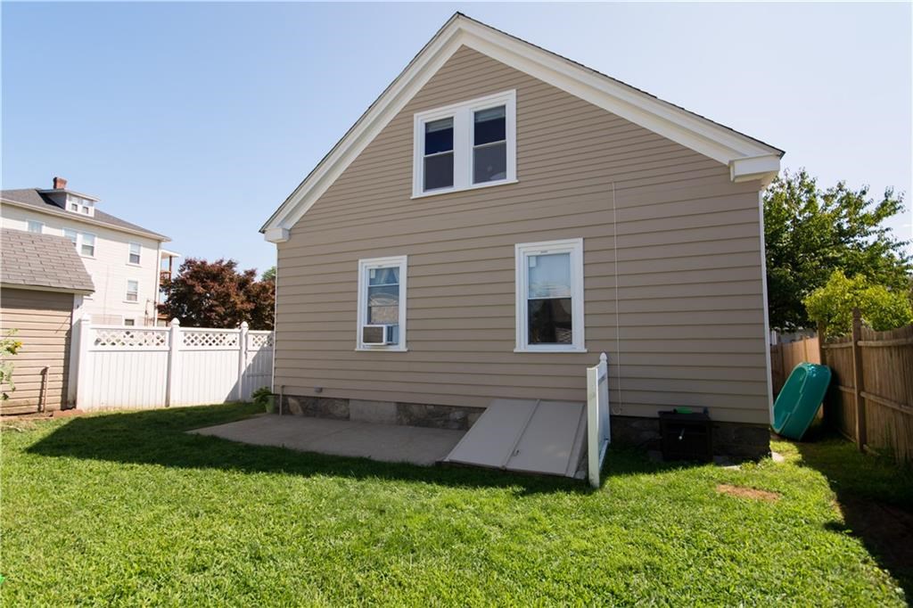 342 Mowry Street Woonsocket, RI 02895 - Photo 5 of 24 Gallery Image 5