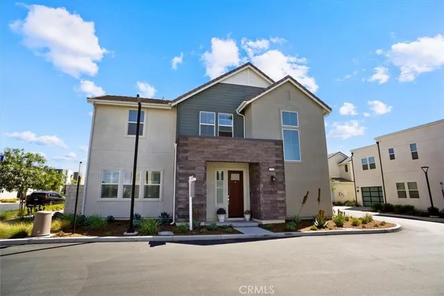 $974,900 | 27004 Goldfields Court, Valencia, CA 91381