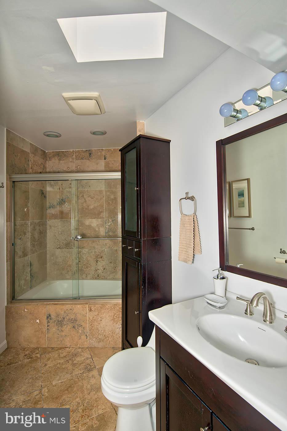 615 3rd Street Northeast, Unit 9 Washington, DC 20002 - Photo 15 of 18 Bath