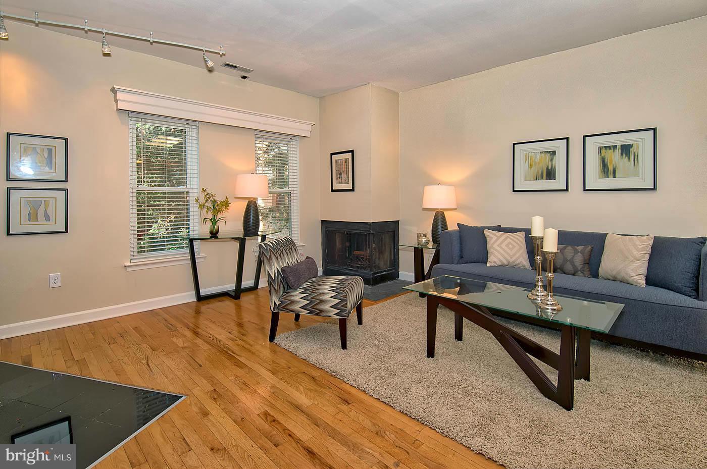 615 3rd Street Northeast, Unit 9 Washington, DC 20002 - Photo 4 of 18 Living Room
