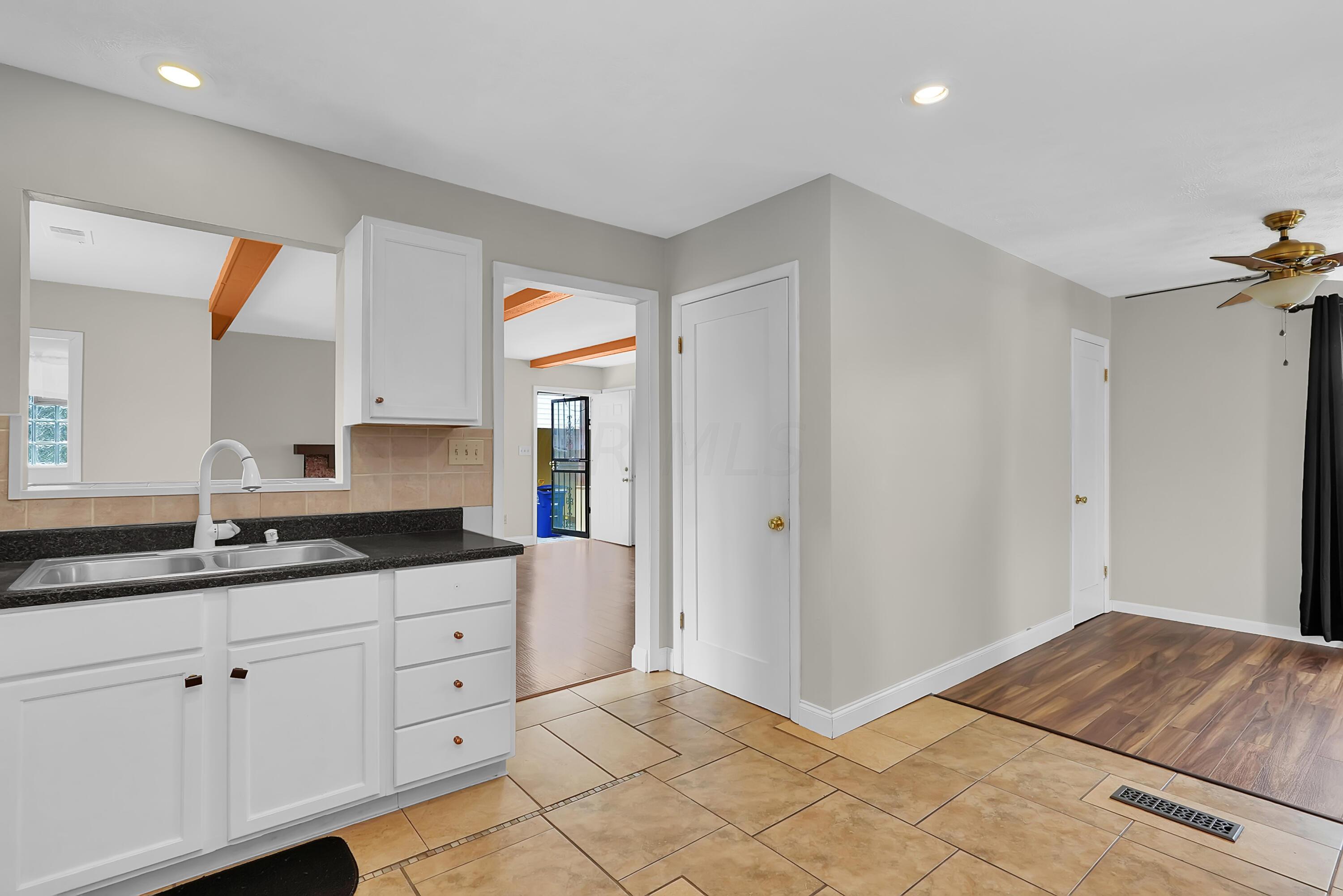 3599 Kirkwood Road Columbus, OH 43227 - Photo 12 of 38 DSC02125