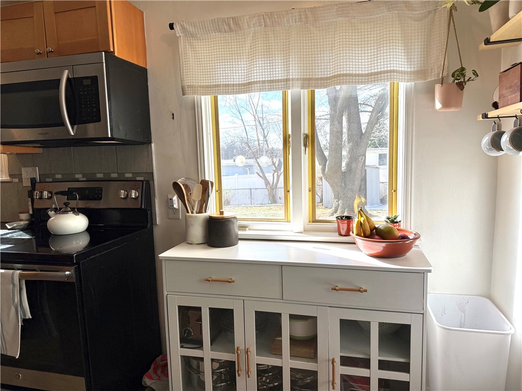 573 Falstaff Road Irondequoit, NY 14609 - Photo 16 of 36