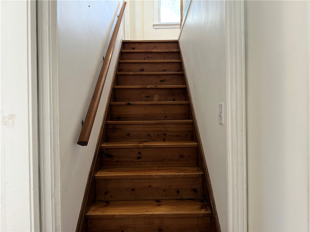 573 Falstaff Road Irondequoit, NY 14609 - Photo 21 of 36