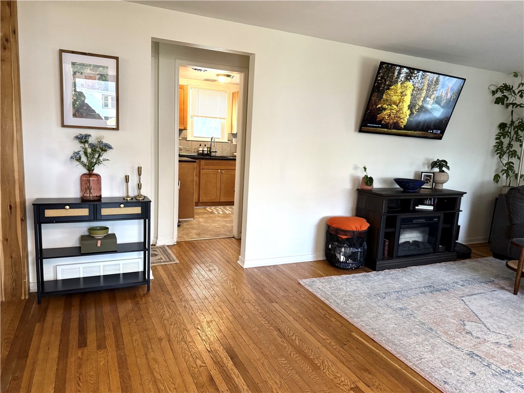 573 Falstaff Road Irondequoit, NY 14609 - Photo 5 of 36