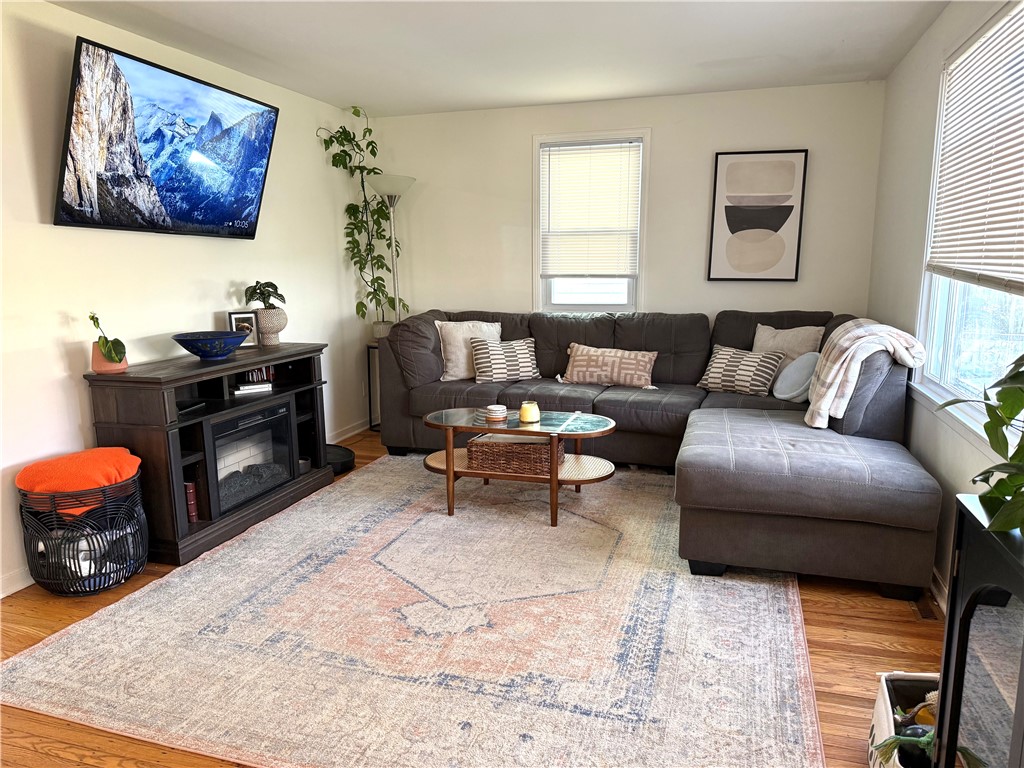 573 Falstaff Road Irondequoit, NY 14609 - Photo 6 of 36