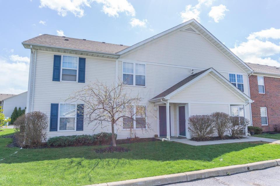 5485 Garden Ridge Columbus, OH 43228 - Photo 1 of 32