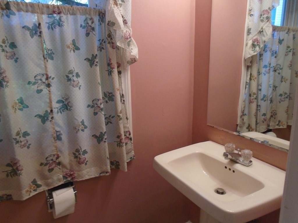 20 B Gates Road, Unit 20B Worcester, MA 01603 - Photo 9 of 24 Gallery Image 9
