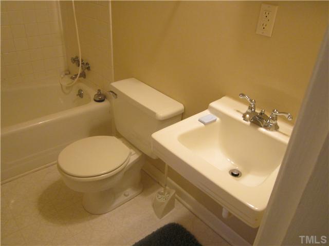400 Latimer Road Raleigh, NC 27609 - Photo 12 of 25