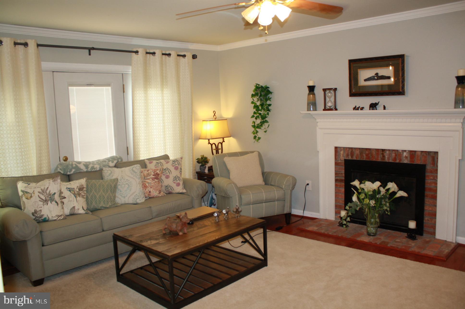8606 Compass Court Laurel, MD 20708 - Photo 7 of 30 Family Room