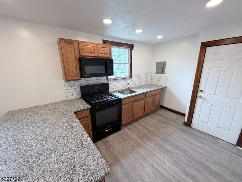 475 Clinton Avenue, Unit 3 Newark, NJ 07108 - Photo 1 of 8