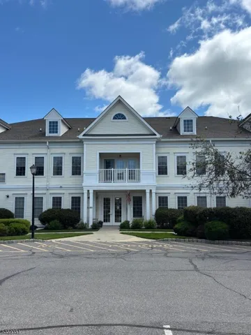 $2,200 | 6006 Brookfield Glen Drive, Unit 1, Belvidere, NJ 07823