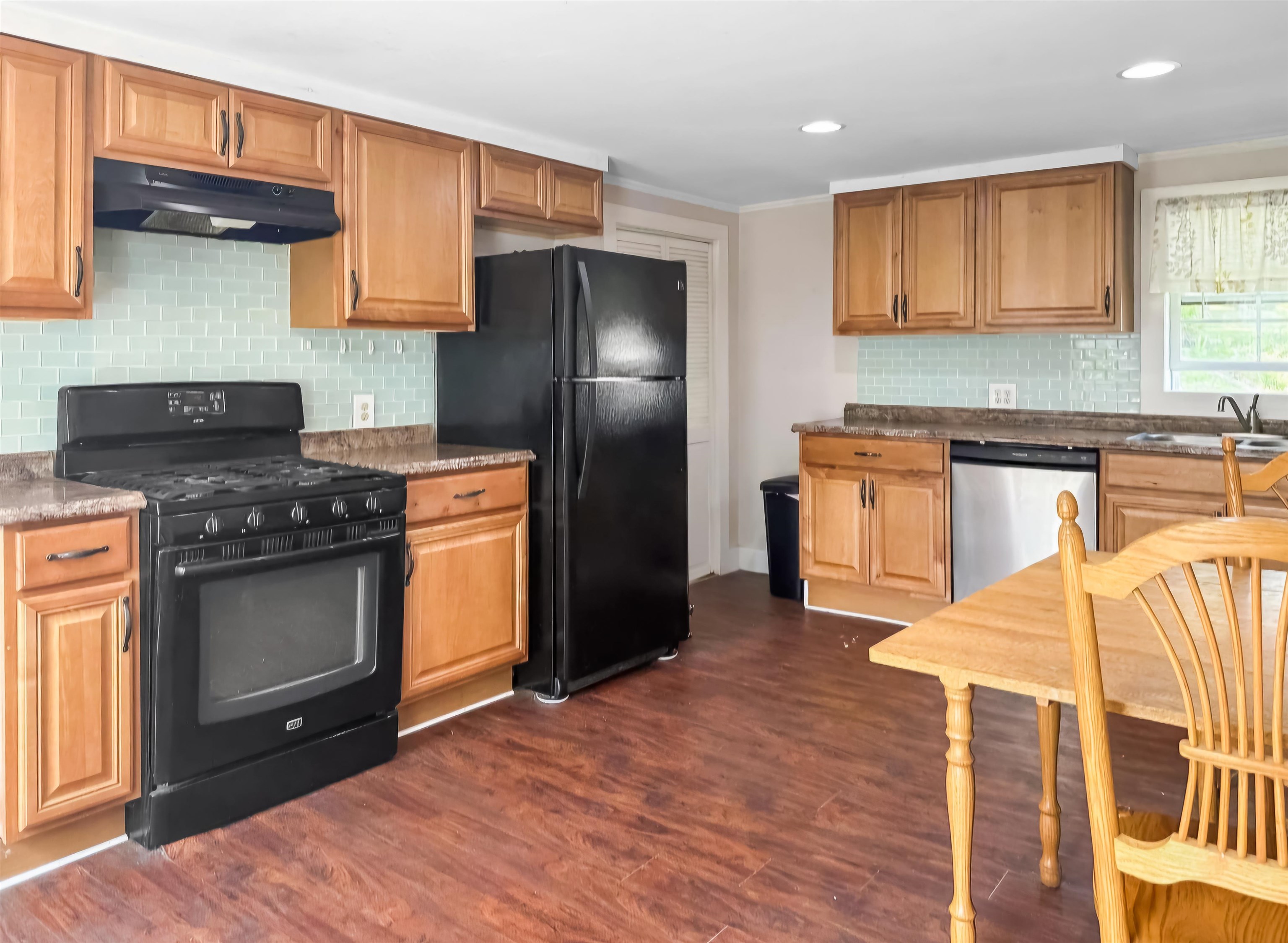81 High Street Cavendish, VT 05142 - Photo 4 of 26
