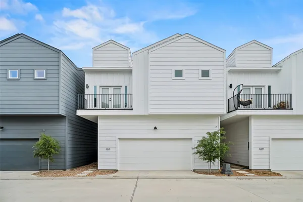 $2,650 | 105 Tolima Dove Street, Houston, TX 77022