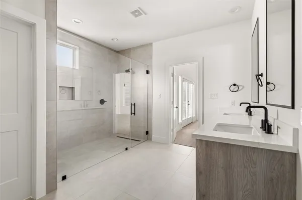 $2,650 | 105 Tolima Dove Street, Houston, TX 77022