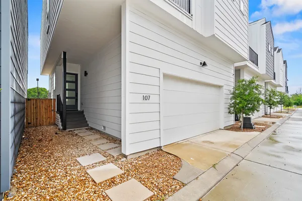 $2,650 | 105 Tolima Dove Street, Houston, TX 77022