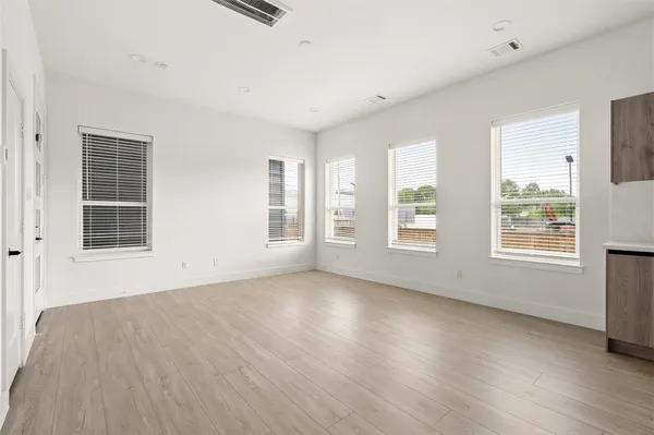 $2,650 | 105 Tolima Dove Street, Houston, TX 77022