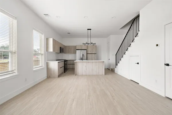 $2,650 | 105 Tolima Dove Street, Houston, TX 77022