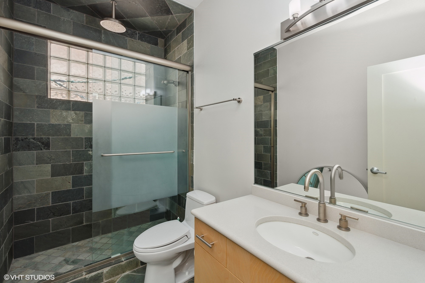 3145 North Racine Avenue Chicago, IL 60657 - Photo 29 of 43 Gallery Image 29