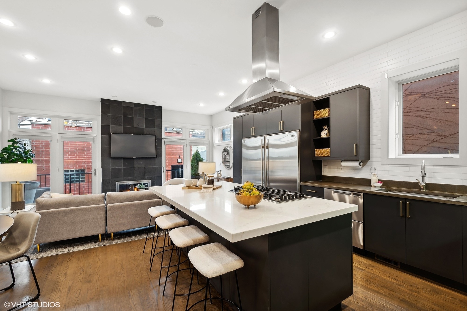 3145 North Racine Avenue Chicago, IL 60657 - Photo 8 of 43 Gallery Image 8