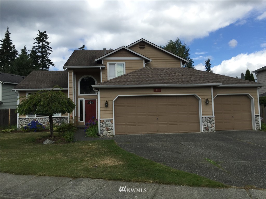 1323 55th Street Southwest Everett, WA 98203 - Photo 2 of 25