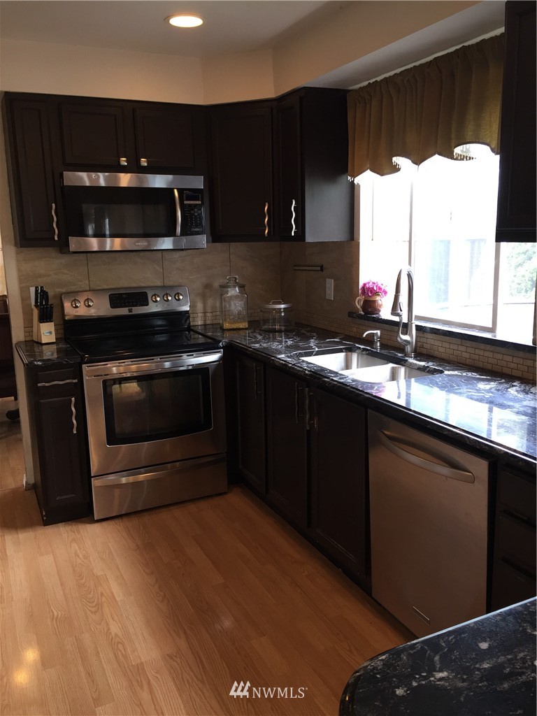 1323 55th Street Southwest Everett, WA 98203 - Photo 9 of 25