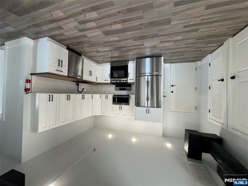 20 Chestnut Street, Unit APARTMENT #2 Tenafly, NJ 07670 - Photo 2 of 10