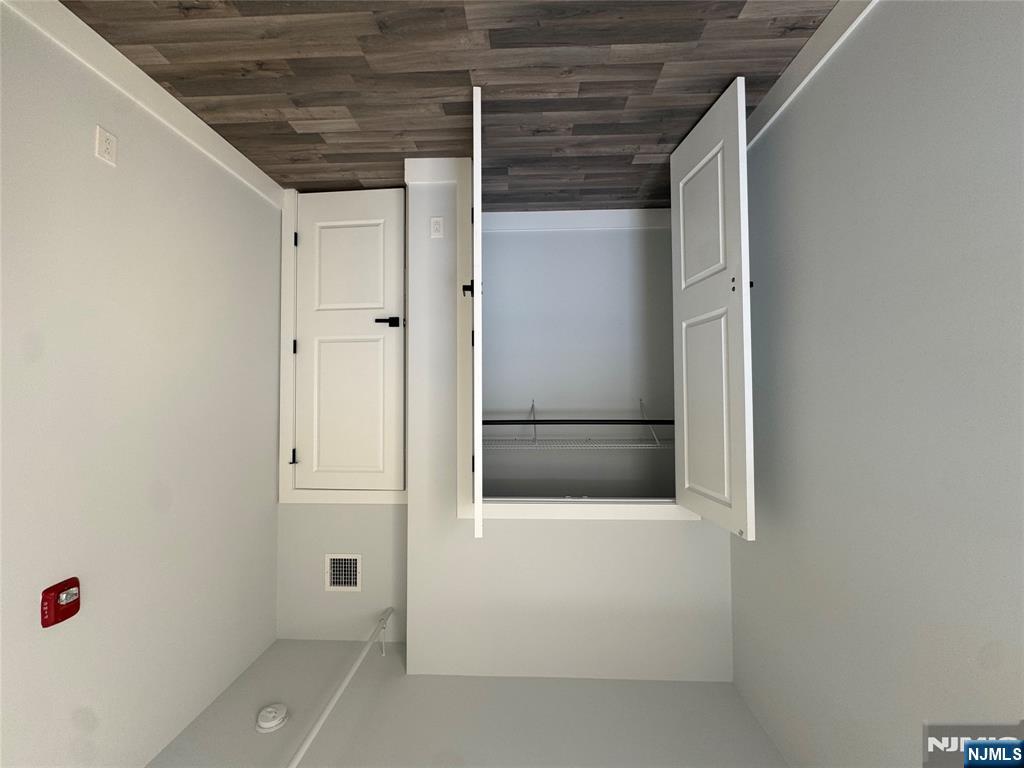 20 Chestnut Street, Unit APARTMENT #2 Tenafly, NJ 07670 - Photo 8 of 10