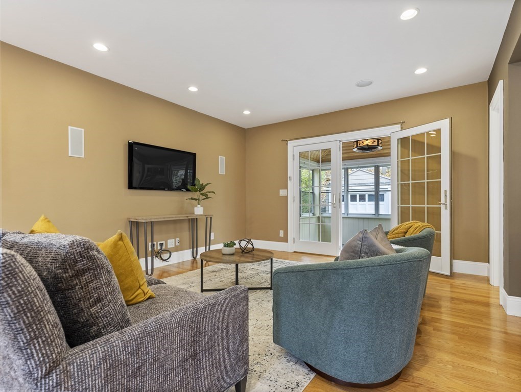 17 Lillian Road Malden, MA 02148 - Photo 8 of 28 Gallery Image 8