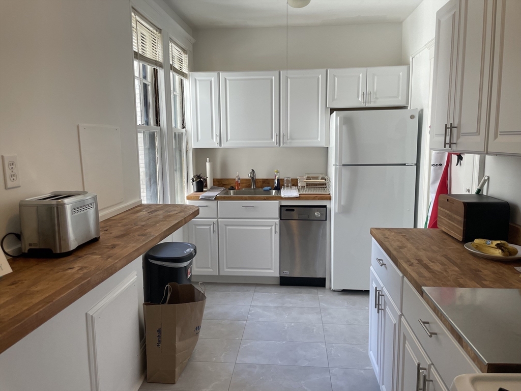 32 Sidlaw Road, Unit 14 Boston, MA 02135 - Photo 2 of 9