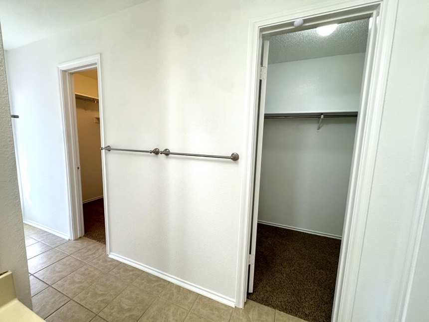 2009 Marysol Trail Cedar Park, TX 78613 - Photo 11 of 15 Full bath with a spacious closet and light tile patterned floors