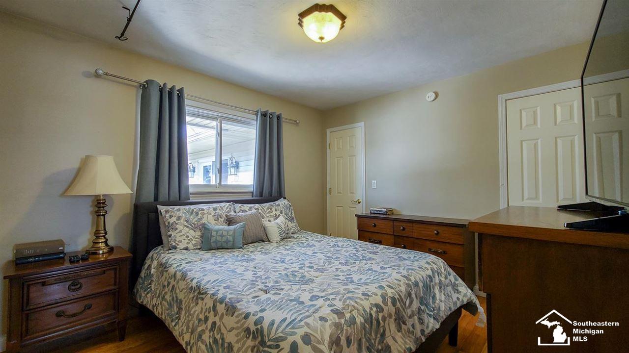 1054 South Raisinville Road Monroe, MI 48161 - Photo 12 of 15